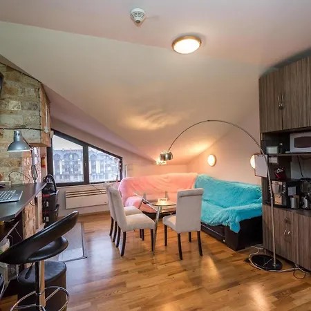 Coworking And Living Near City Center, Ski-lift, Tennis Courts And Spa. Lejlighed