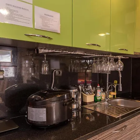 Coworking And Living Near City Center, Ski-lift, Tennis Courts And Spa.