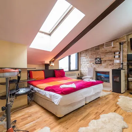 Coworking And Living Near City Center, Ski-lift, Tennis Courts And Spa. Lejlighed